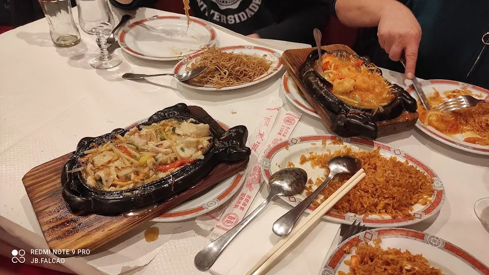 Poulet Gingembre Et Basilic Et Gambas Sauce Piquante